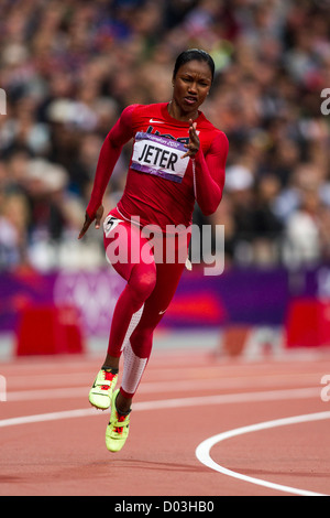 Carmelita Jeter (USA) im Wettbewerb mit rund 1 200 Meter der Frauen bei den Olympischen Sommerspielen 2012 in London Stockfoto