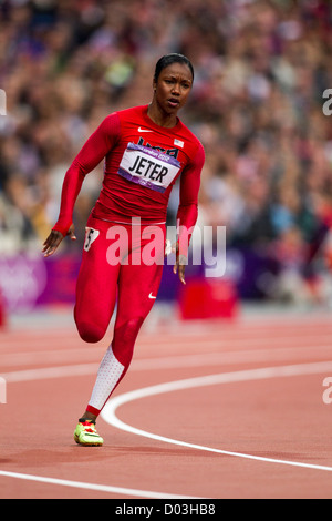 Carmelita Jeter (USA) im Wettbewerb mit rund 1 200 Meter der Frauen bei den Olympischen Sommerspielen 2012 in London Stockfoto