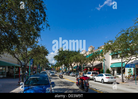 Geschäfte und Restaurants auf der Atlantic Avenue in der historischen Innenstadt von Delray Beach, Palm Beach County, Treasure Coast, Florida, USA Stockfoto