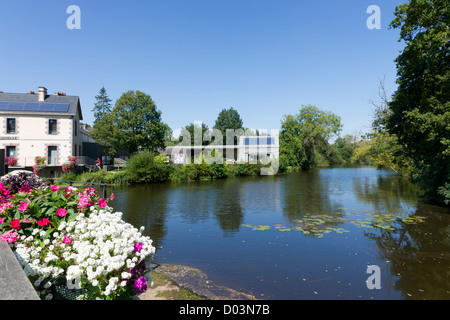 La Gacilly ist gleichbedeutend mit der späten Yves Rocher, die erstellt und lief seine Kosmetik-Imperium in diesem charmanten Dorf von Morbihan. Stockfoto