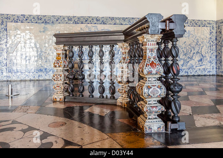 Barocke Marmor Inlay in der Eingangshalle (Sala da Portaria) des Klosters Sao Vicente de Fora. Lissabon, Portugal. Stockfoto