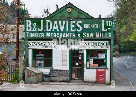 Das kleine Dorfgeschäft in Bucknell, South Shropshire, Großbritannien Stockfoto