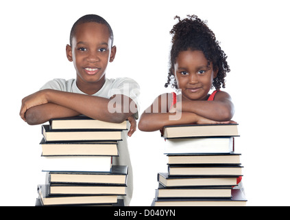 Brüder auf einem Stapel Bücher, isoliert auf weiss unterstützt Stockfoto