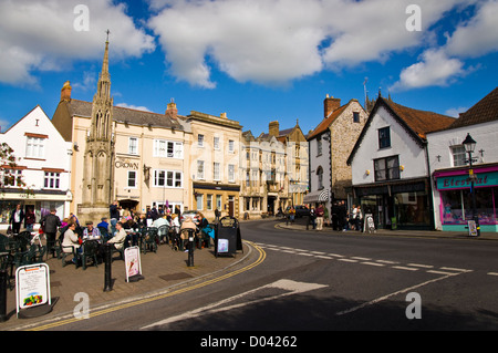 Marktplatz Glastonbury Somerset Heaphys Cafe und Gedenkstätte im Stadtzentrum Stockfoto