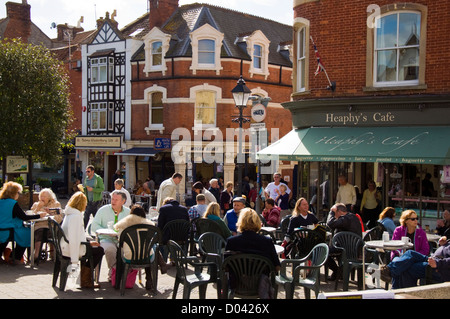 Marktplatz Glastonbury Somerset Heaphys Cafe im Stadtzentrum Stockfoto