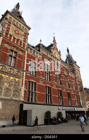 Centraal Station in Amsterdam, Niederlande. Stockfoto