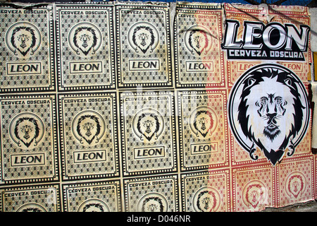 Werbung für Leon Cerveza (Bier) in Mexiko-Stadt DF Stockfoto