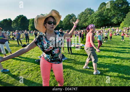 Der große Tanz Karneval im Crystal Palace Park South London ist Teil der nationalen Kampagne zu ermutigen, aktiv zu werden und Stockfoto