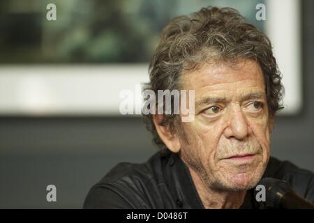 16. November 2012 besucht - Madrid, Spanien - Musiker LOU REED die Eröffnung seiner Fotoausstellung in der Matadero. Die Ausstellung deckt sich mit Te Einführung eines Buches seiner Fotografien unter dem Titel "Rimes / Rymes'. (Bild Kredit: Jack Abuin/ZUMAPRESS.com ©) Stockfoto