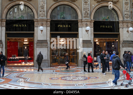 Prada speichern in der Galleria Vittorio Emanuele II, Mailand, Italien, Europa. Stockfoto