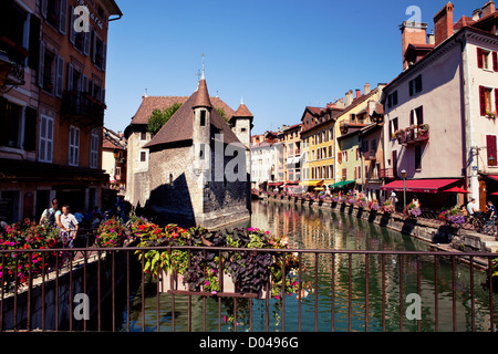 Annecy, Savoyen Frankreich. Palais de l ' Ile, Quai des Gefängnissen Stockfoto