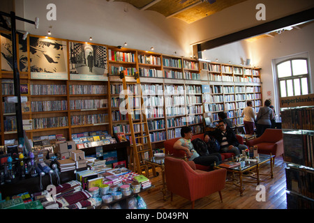 Cafebreria ist eine gemischte Nutzung Buchhandlung, Musikladen, Café und Restaurant in Roma Viertel von Mexiko-Stadt DF Stockfoto