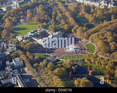 London aus der Luft zeigen, Buckingham Palace und The Mall, England UK Stockfoto