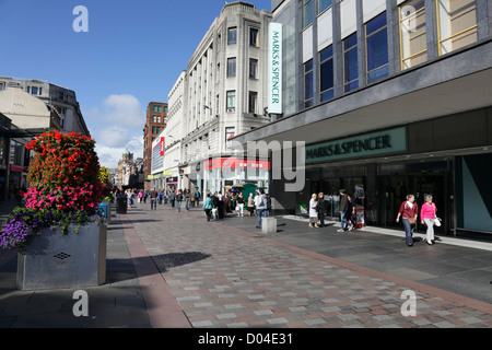 Fußgänger auf Argyle Street Einkaufsviertel im Sommer, Glasgow Stadtzentrum, Schottland, Großbritannien Stockfoto