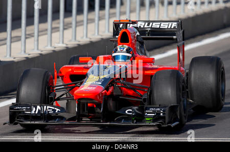 Deutscher Rennfahrer Timo Glock Köpfe aus den Gruben im Training für den Formel 1 United States Grand Prix am Circuit of the Americas Stockfoto