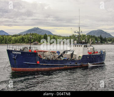 6. Juli 2012 - Hafen Ketchikan Gateway Borough, Alaska, US - Trident Seafoods Alaskan Angeln zart Schiff Â €œVikingâ€ in Ketchikan. Ein Exportschlager Alaskan sind Meeresfrüchte. Ökonomen schätzen, dass die Fischindustrie $ 5,8 Milliarden und 78.500 Arbeitsplätze für die Alaskan Wirtschaft beiträgt. (Kredit-Bild: © Arnold Drapkin/ZUMAPRESS.com) Stockfoto