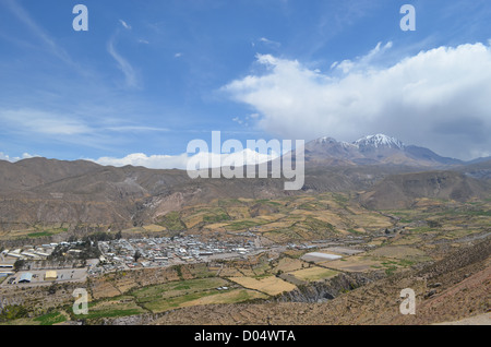 Ruta 5, in der Nähe von Putre und Lauca Nationalpark, Chile. Stockfoto