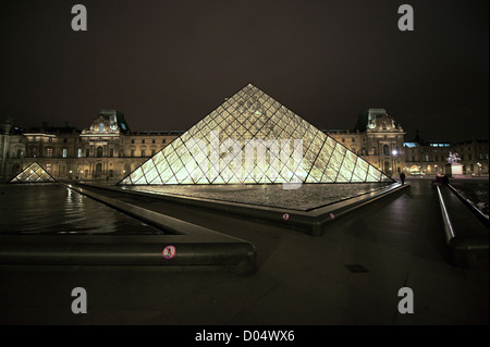 Paris-Louvre-Museum Peis Glaspyramide auf Paris, Frankreich Stockfoto