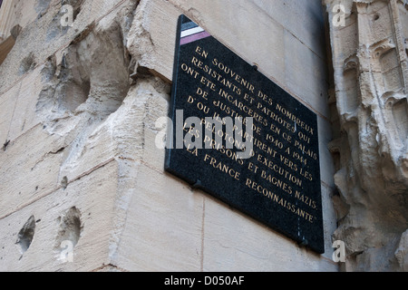 Ein Schild an der Schale Palais de Justice, die Erinnerung an die WW2-Widerstandskämpfer, die wurden inhaftiert, Rouen, Frankreich Stockfoto