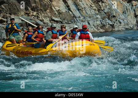 Familien und Kinder-rafting auf den Middle Fork des Flathead River, Montana Stockfoto