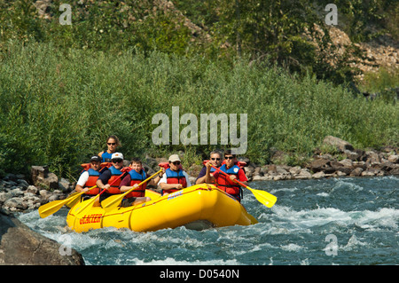 Familien und Kinder-rafting auf den Middle Fork des Flathead River, Montana Stockfoto