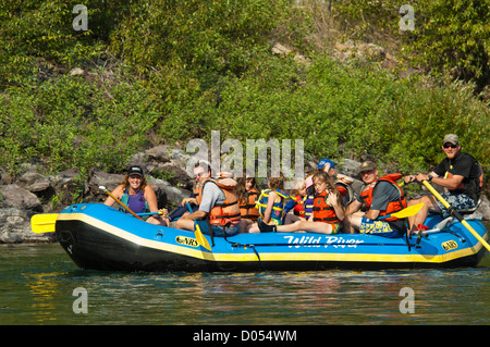 Familien und Kinder-rafting auf den Middle Fork des Flathead River, Montana Stockfoto