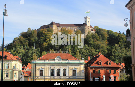 Philharmonie und Burg von Ljubljana, Kongress quadratisch, Ljubljana, Slowenien Stockfoto