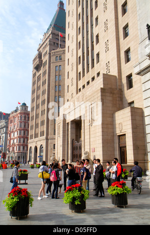 Shanghai China, chinesisches Huangpu Viertel, der Bund, Zhongshan Straße, Blumenkästen, Weihnachtssterne, Gebäude im neoklassizistischen Art déco-Stil, Skyline der Stadt, Cathay Fair Stockfoto