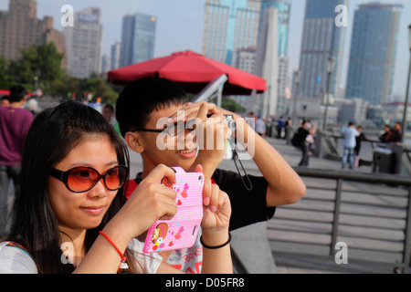 Shanghai China, Asien, Chinesisch, Orientalisch, Huangpu Bezirk, der Bund, Zhongshan Straße, nationaler Tag Goldene Woche, Asiaten Asiaten, Teenager Teenager Teenager Teenagertag Stockfoto