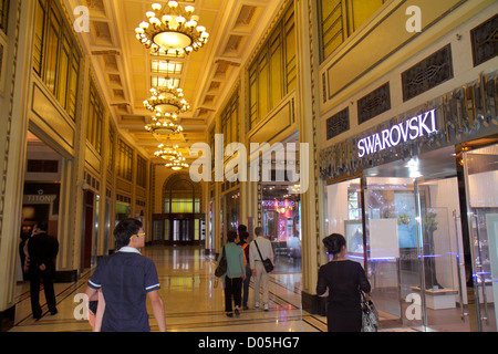 Shanghai China, Asien, Chinesisch, Orient, Huangpu District, The Bund, Zhongshan Road, Nationentag Goldene Woche, Asiaten, Erwachsene Erwachsene Erwachsene Mann Männer, Frau wo Stockfoto