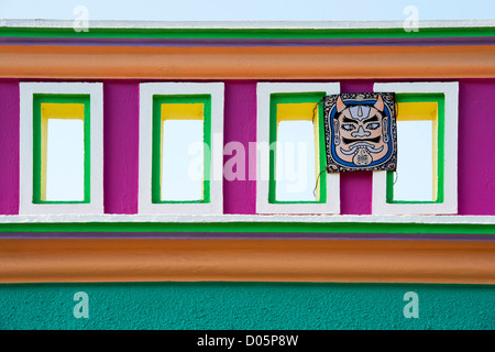 Bunten indischen Haus Balustrade Detail. Andhra Pradesh. Indien Stockfoto