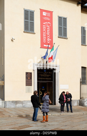 Touristen am Eingang zum Cenacolo Vinciano, das letzte Abendmahl-Museum in Santa Maria Delle Grazie, Mailand, Italien, Europa. Stockfoto