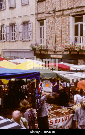 Der Tarn Juli 2002, Diigital Folie Konvertierungen, Najac Markttag, Plus Belle Dörfer Frankreich Stockfoto