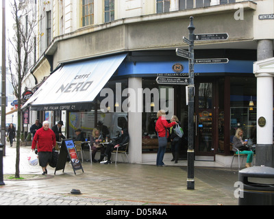 Caffe Nero (The Italian Coffee co.) Kaffee Café Ladengeschäft Worthing West Sussex UK Stockfoto