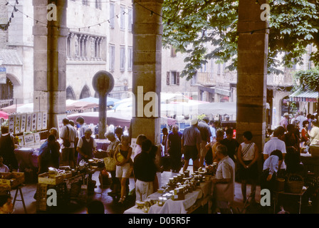 Der Tarn, Juli 2002, Diigital Folie Konvertierungen, Najac Markttag, Plus Belle Dörfer, Frankreich Stockfoto