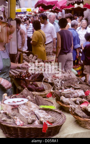 Der Tarn Juli 2002, Diigital Folie Konvertierungen, Najac Markttag, Plus Belle Dörfer Frankreich Stockfoto