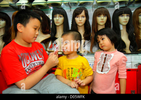 Shanghai China, Asien, Chinesisch, Orient, Huangpu District, Yuyuan Garden, Fuyou Road, Shopping Shopper Shopper Shop Shops Markt Märkte Marktplatz kaufen Stockfoto