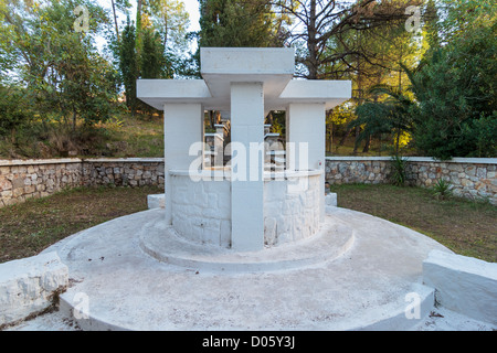 Der monumentale Brunnen des Pigada in Griechenland, gehalten im Gedenken an die Opfer des Bürgerkriegs Stockfoto