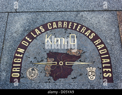 Puerta del Sol, Madrid, Spanien. Plaque Kennzeichnung Kilometer Null. Stockfoto
