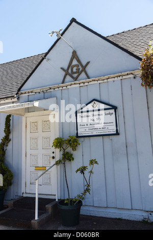 Kleine Stadt von Cambria am Highway 1, San Luis Obispo County, Kalifornien. Ehemaliger Freimaurer-Loge Eigenschaft. Stockfoto