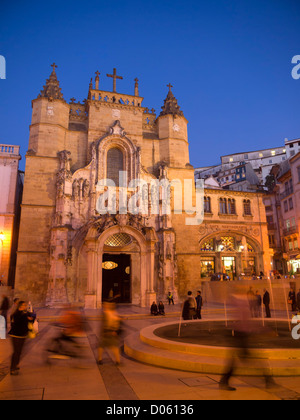 Santa Cruz Kirche und Kloster an der Praça 8 de Maio im Zentrum von Coimbra, Portugal, Europa Stockfoto