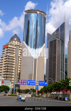 Shanghai China, chinesisches Pudong Lujiazui Finanzviertel, Yincheng Middle Road, Hochhaus-Wolkenkratzer Gebäude Bank of China Tower Stockfoto