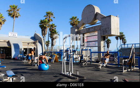 Venice Beach, LA, Kalifornien Badeort - Muscle Beach Übung Zone erstellt von Joe Weider, der Bodybuilder. Stockfoto