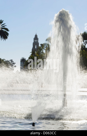 Balboa Park, San Diego, Kalifornien - Brunnen. Verschlusszeit 1/30 Sekunde Geschwindigkeit macht Wasser mehr Flüssigkeit zu sehen. Stockfoto