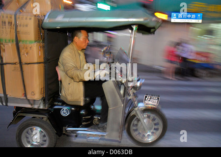 Shanghai China, Asien, Chinesisch, Orient, Huangpu District, Sichuan Road, Verkehr, Elektro, Motorroller Roller, drei Rädern Trike, Wagen, Boxen, Schleppen, Asien Stockfoto