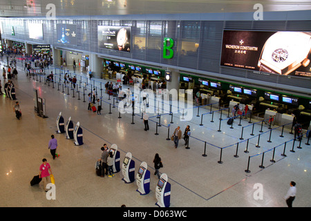 Shanghai China, Chinese Changning District, Hongqiao Airport, Terminal 2, SHA, Ansicht von oben, Passagierpassagiere Fahrer, Reisende, Selbstbedienungs-Kiosk Stockfoto