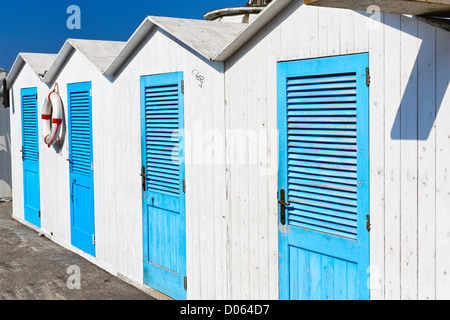 Nahaufnahme der Strandkabinen, Positano, Kampanien, Italien Stockfoto