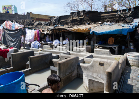 Stone Wash Stifte im freien Luft Wäsche Dhobi Ghat in Mumbai, Indien Stockfoto