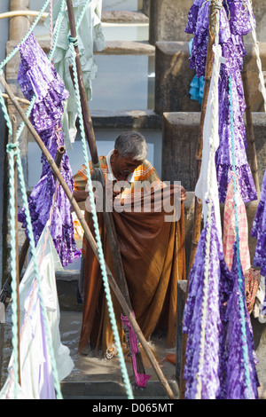 Wäscher bei der Arbeit in der offenen Luft Wäsche Dhobi Ghat in Mumbai, Indien Stockfoto