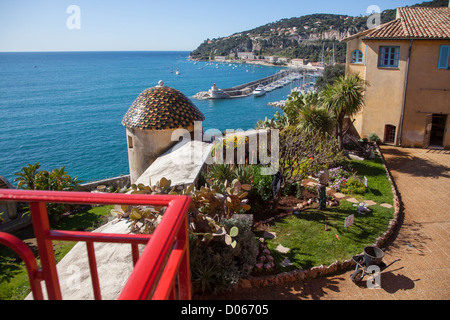 BLICK AUS DEM RATHAUS DER ZITADELLE OBERHALB DER MARINA VON VILLEFRANCHE-SUR-MER ALPES-MARITIMES (06) FRANKREICH Stockfoto